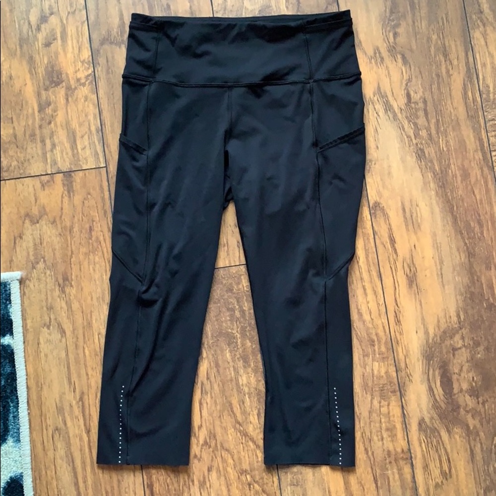 Lululemon Athletica Calf Cropped Leggings